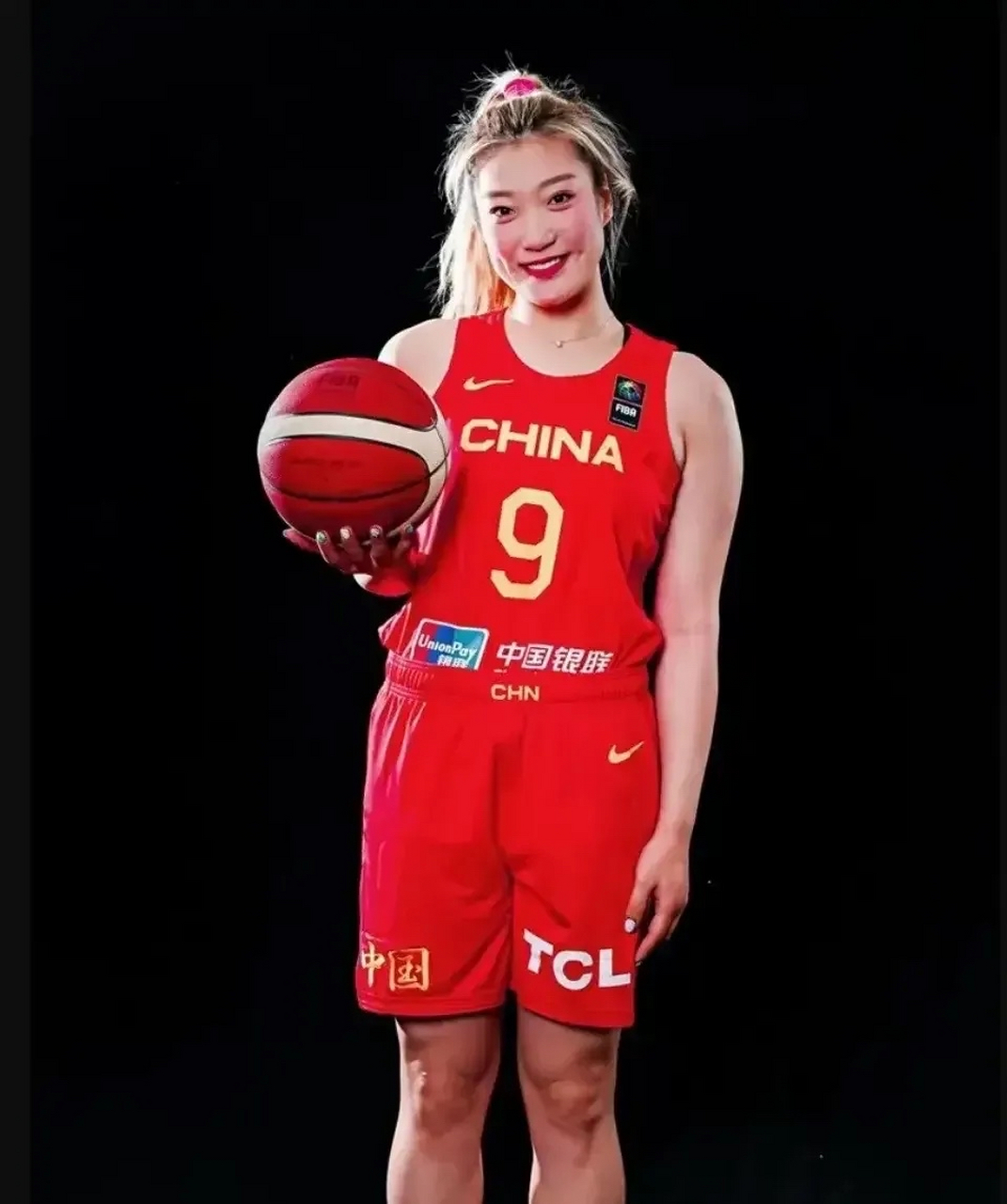 中国女篮韩旭身高多少图片