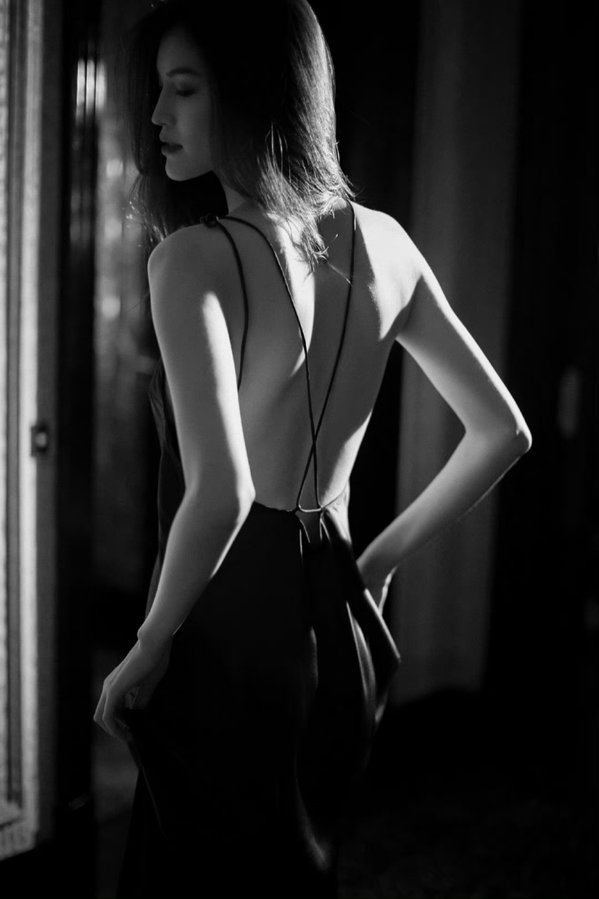 何穗美照,身材真的是太性感迷人了!#养眼美女