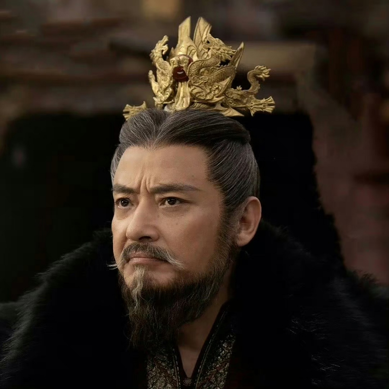 饰演小夭外爷的侯长荣,曾是《红楼梦》中的柳湘莲,年轻时的容颜完全