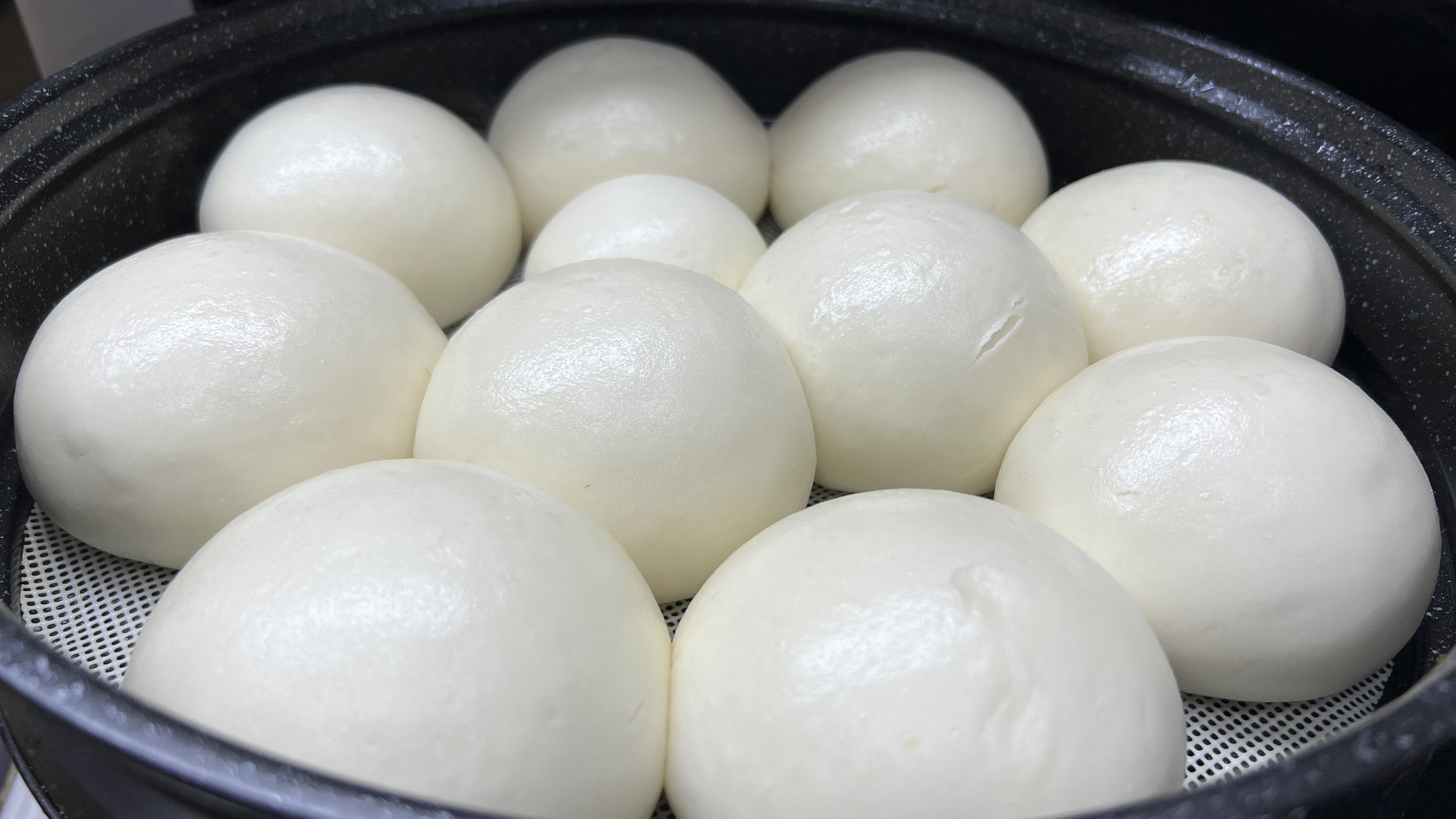 蒸馒头怎么做蓬松暄软不塌陷?冷水还是热水上锅蒸?教你正确做法