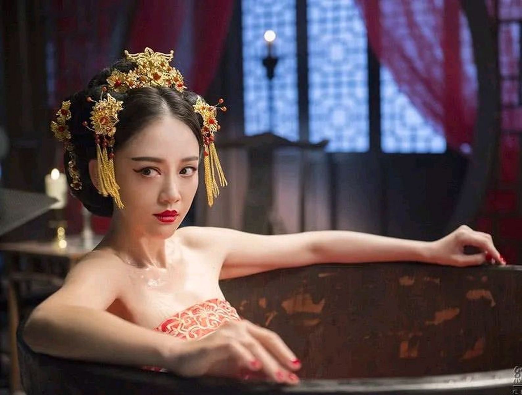 550年,14岁的公主萧妙淽被47岁侯景霸占为妻,为了族人性命她不得不