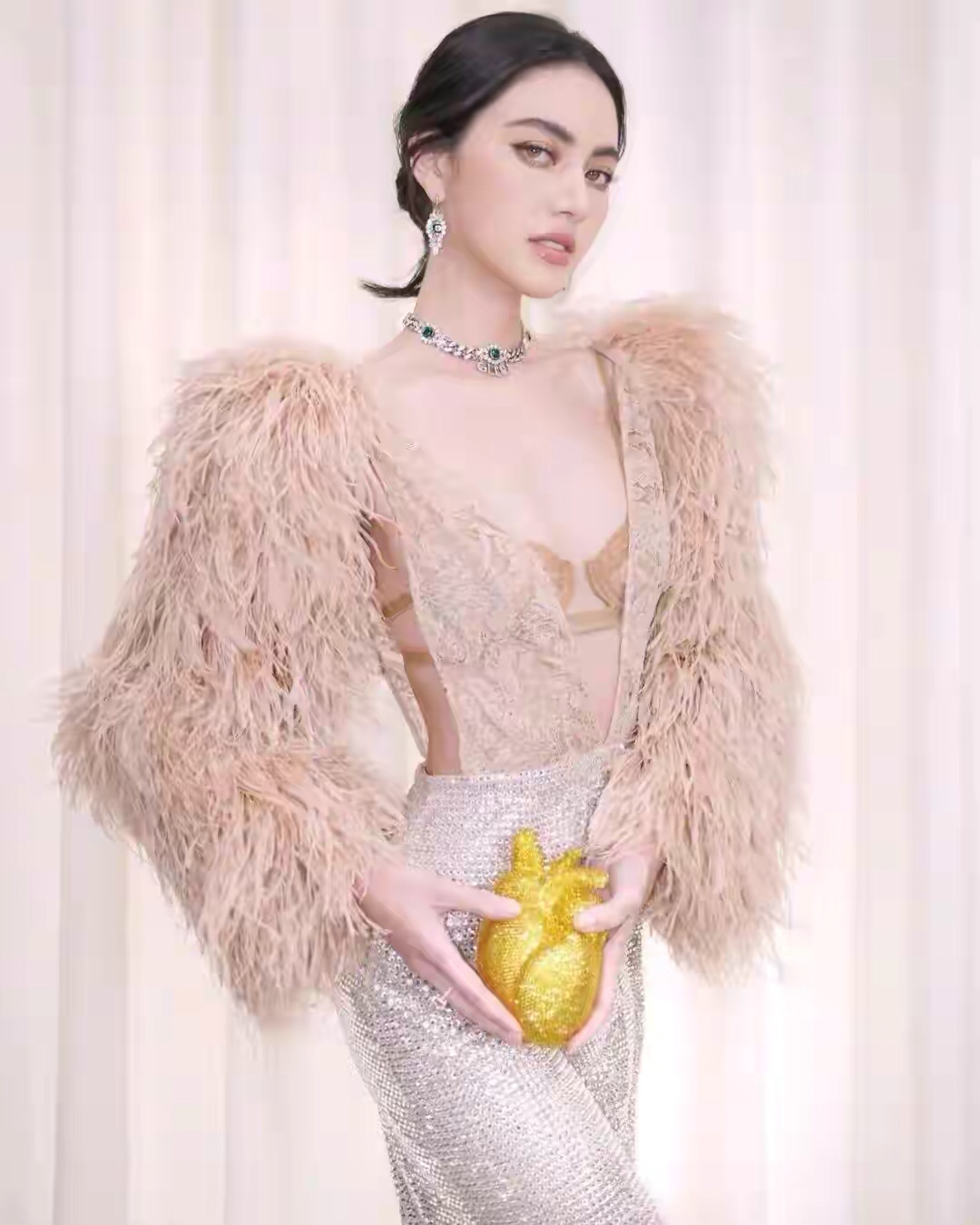 太美了!泰国女明星mai也太会挑礼服了吧