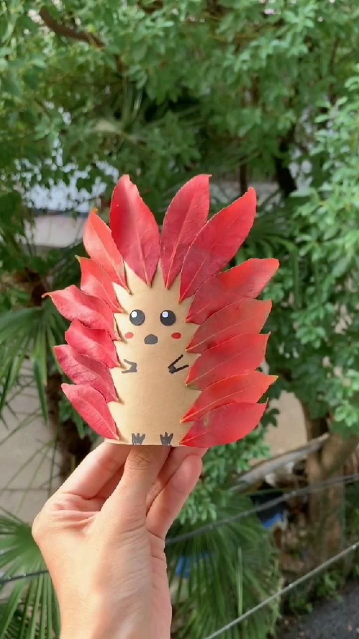 用纸筒和树叶,粘贴一个可爱的小刺猬,简单又好看-度小视
