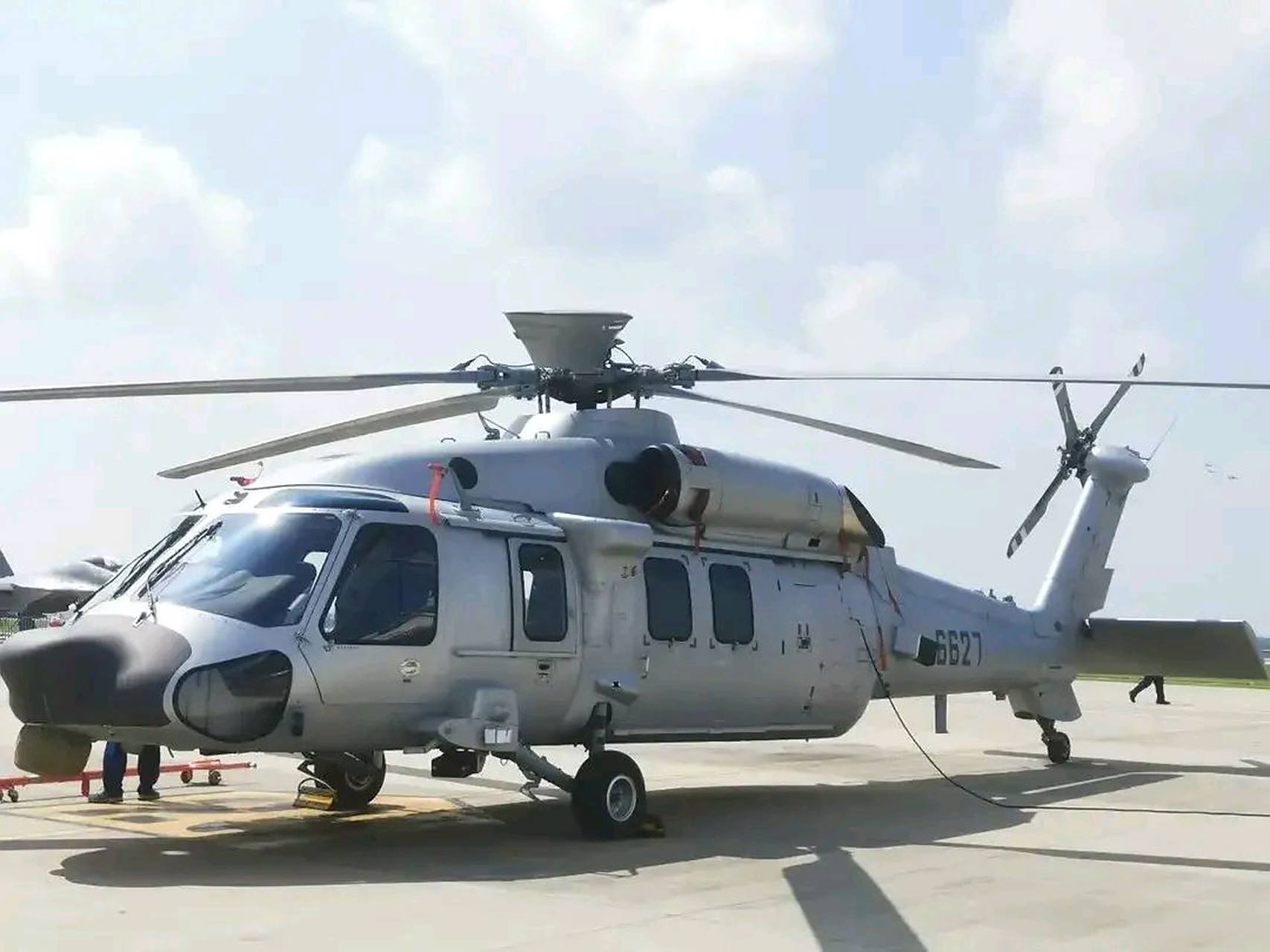 近日,有消息称中国可能推出一款全新型号的"直-20武装突击型直升机"