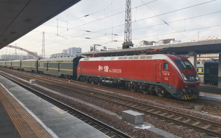 广州到北京,有一趟直达列车,全程只有5站,沿途风景很美