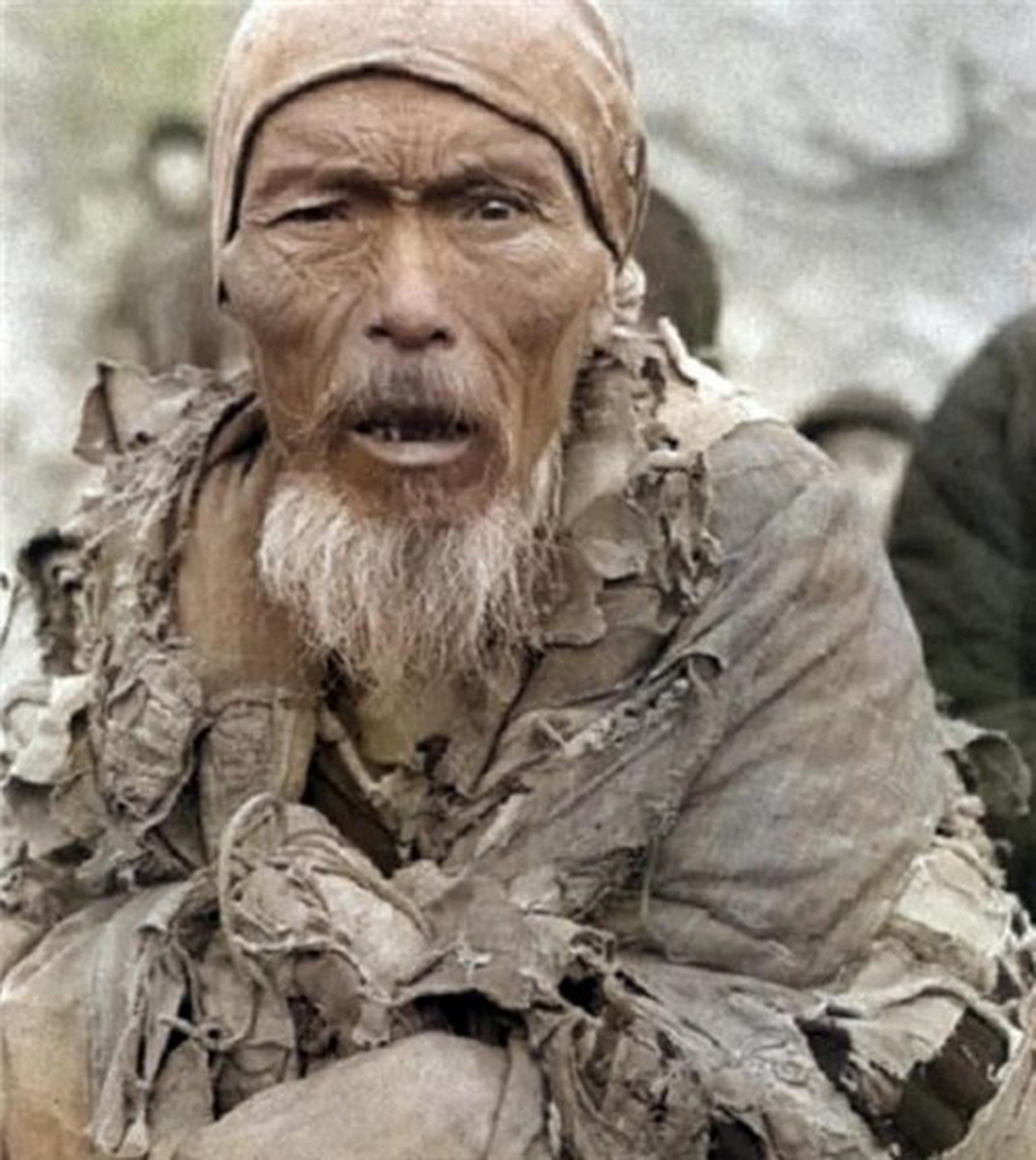 百年前的穷人究竟有多穷,古装剧都是骗人的,这组晚清老照片不忍直视