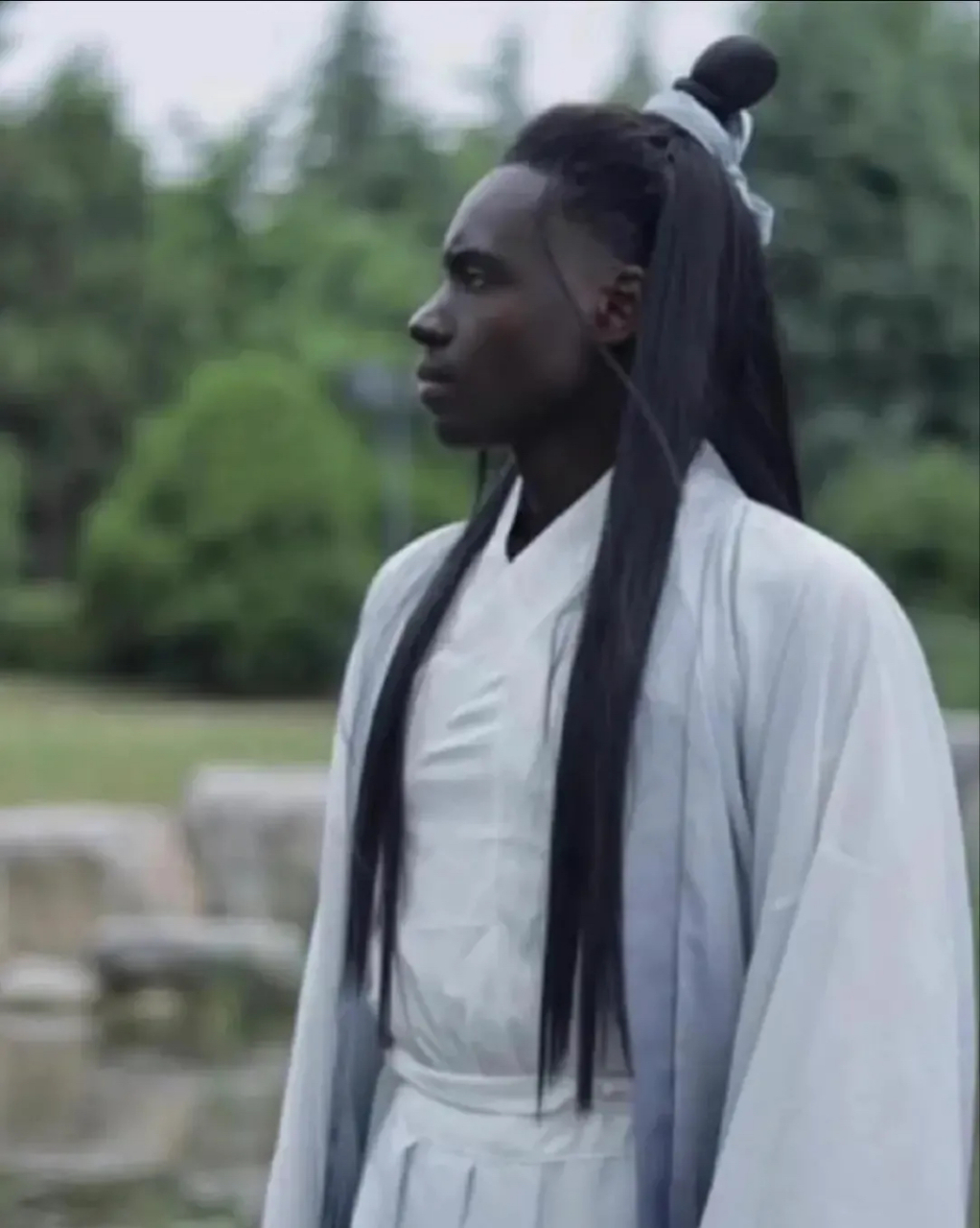 当黑人穿上了汉服,该怎么形容呢?