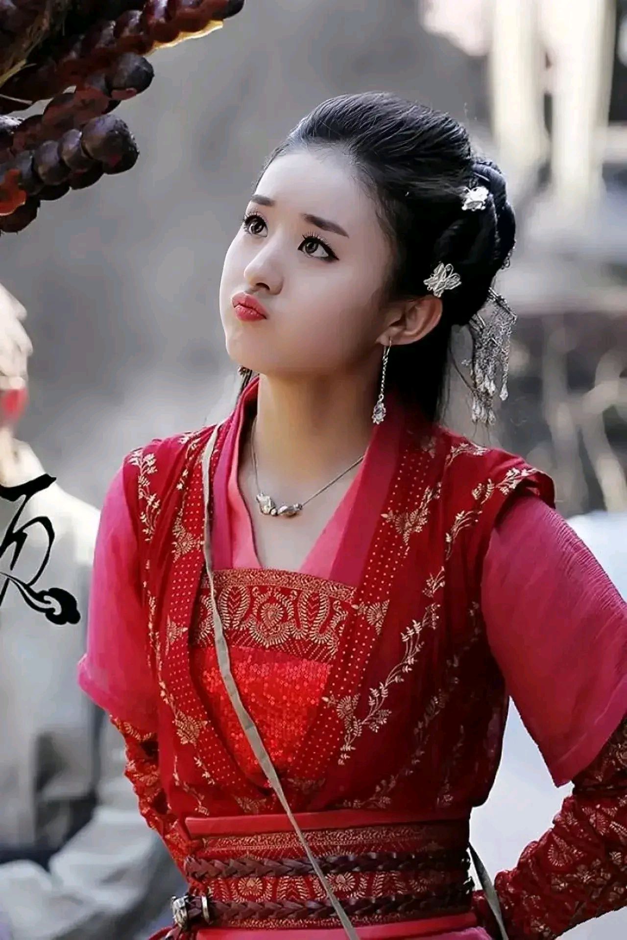 赵丽颖红衣造型合集,优雅高贵,惊艳绝伦