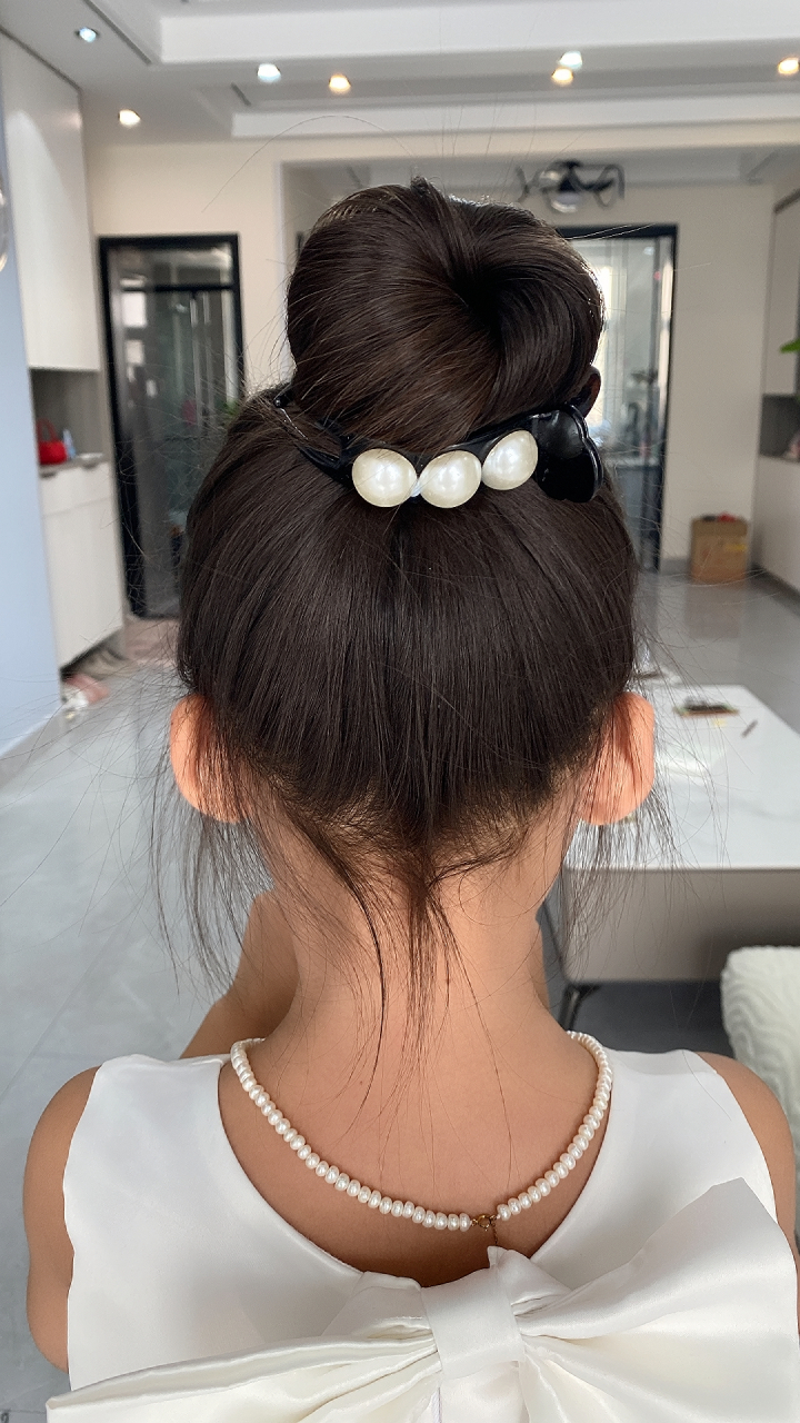 夏日经常扎的丸子头和披肩发,背影绝对美美的,天气马上热起来,这几款