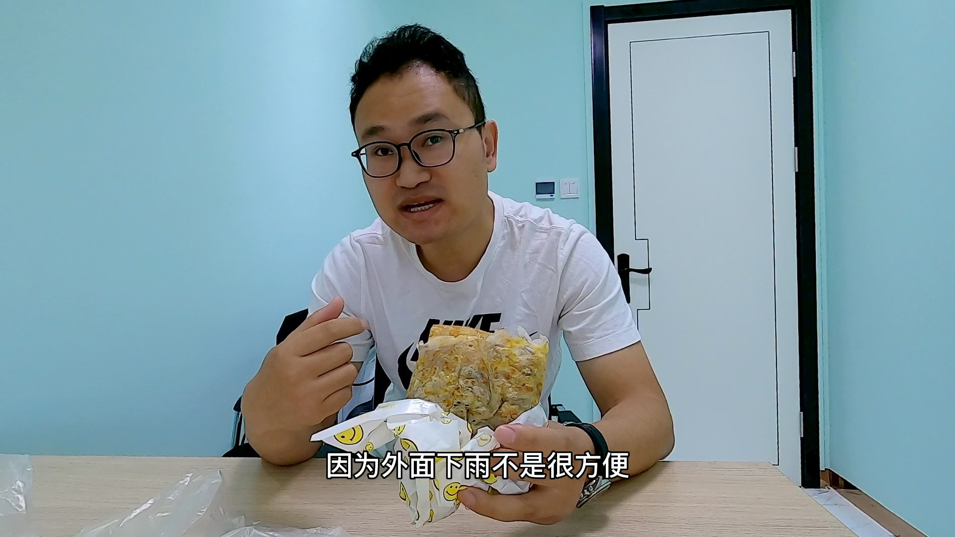 泰安路边摊杂粮煎饼,咬一口嘎嘣脆,太香了
