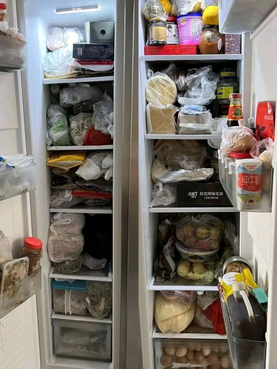 今天看到这样一个对比 同样的一个冰箱,交给70后使用,和交给90后使用