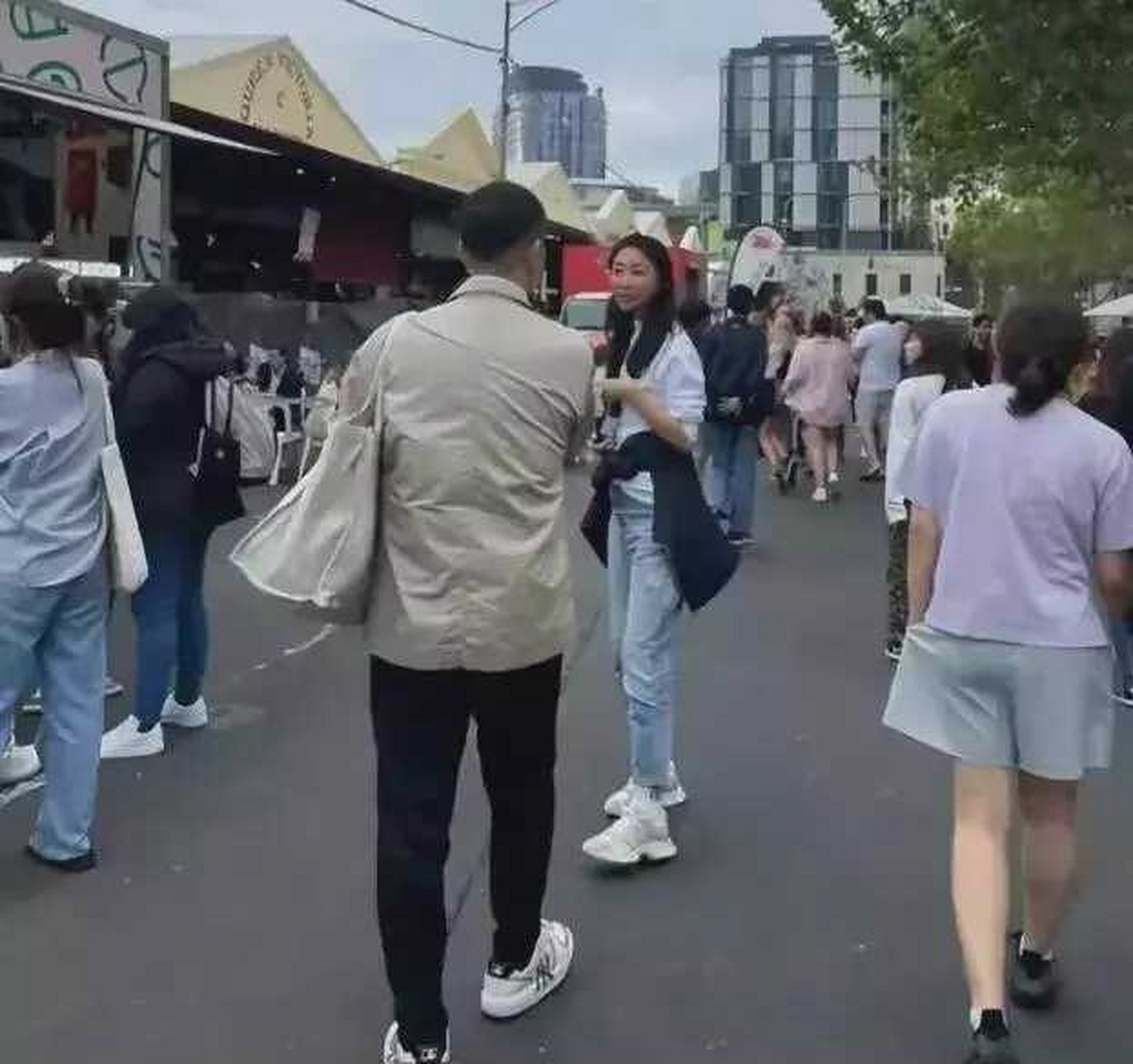 据报道,近期孙红雷和周杰伦都已经定居澳洲.