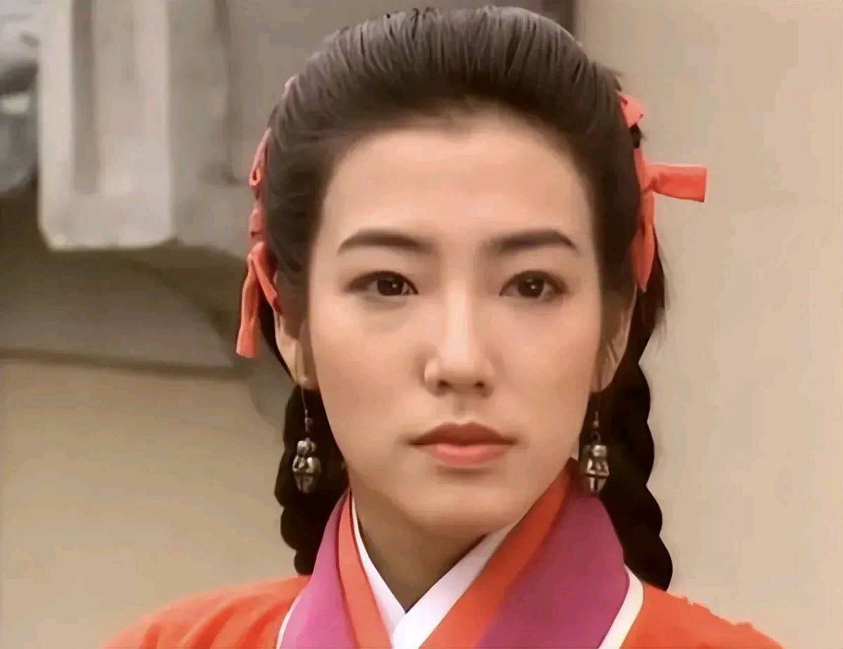 一个吴美珩,一个关宝慧!古装真是难看!