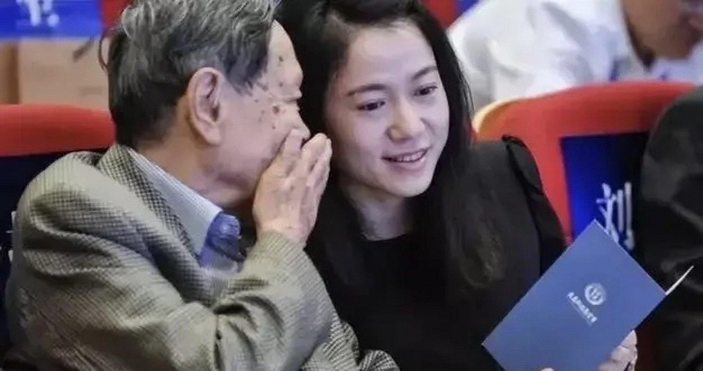 翁帆终于清醒了 杨振宁18亿财产分割结束,翁帆含泪写诗告别:我得走了