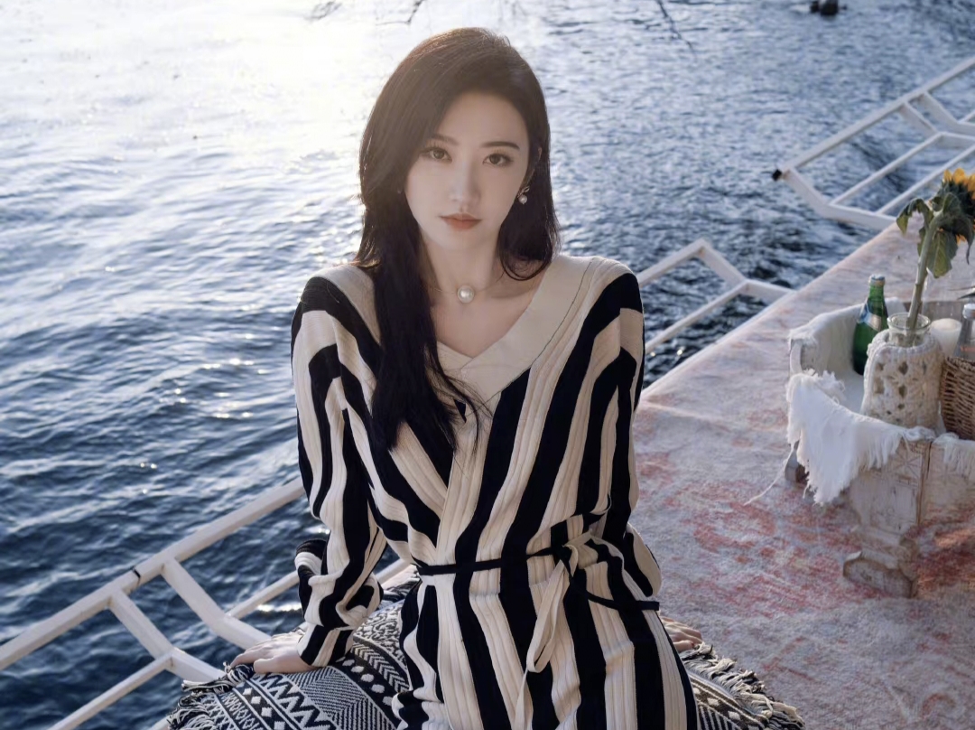 都在深扒景甜的"私密照",这样对待无辜的女孩,你们是疯了吗?