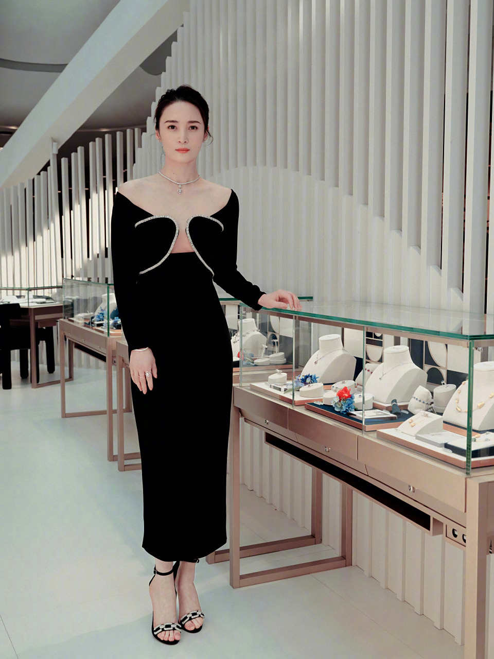 蒋勤勤  美腿玉足合集