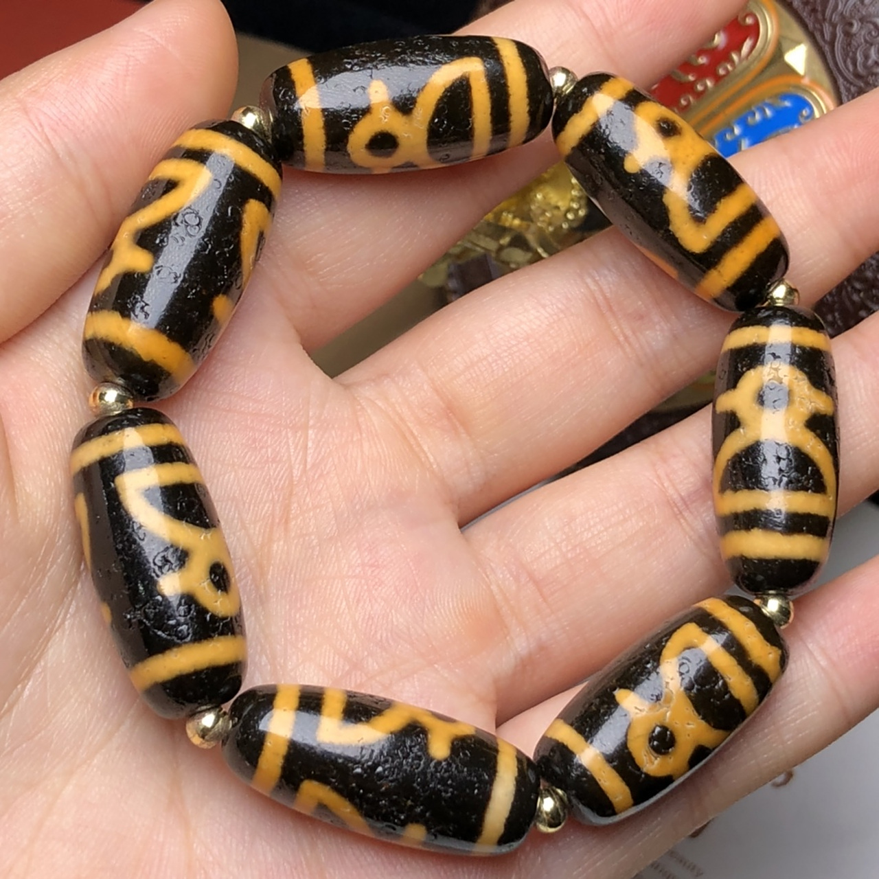 天珠是沉积在地下神灵的眼睛.财神天珠.古朴美观!