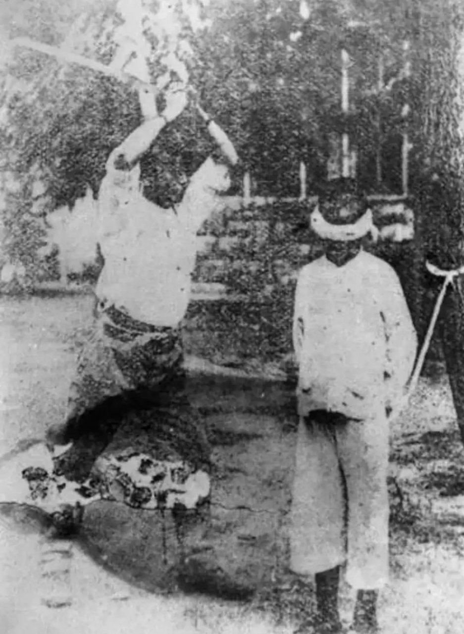 疯狂的日军就连小孩子也不放过,阎连科的糖果能化解这样的仇恨吗?