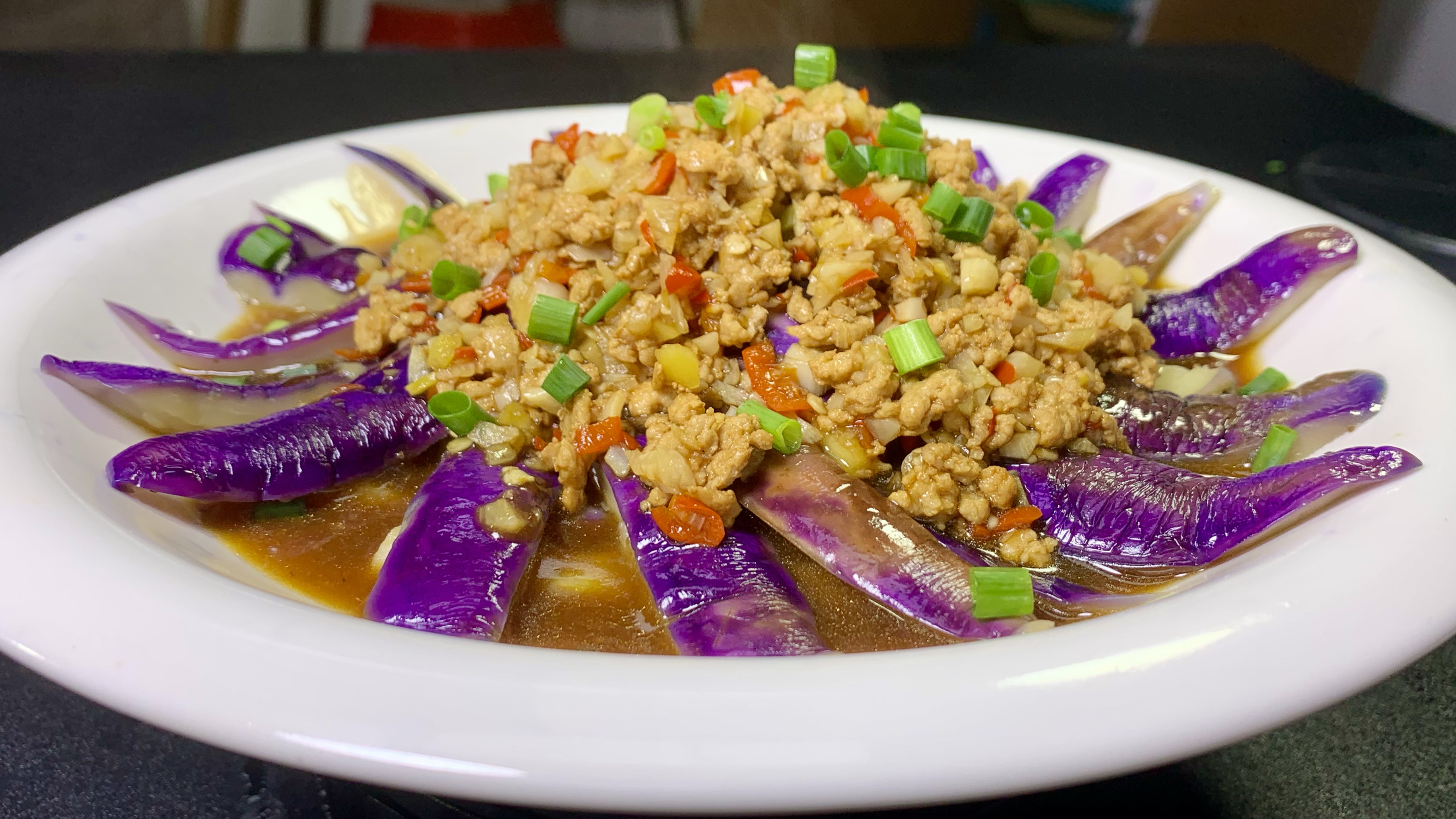 肉末茄子怎么做才不变色不发黑？掌握这些技巧，茄子好看又好吃