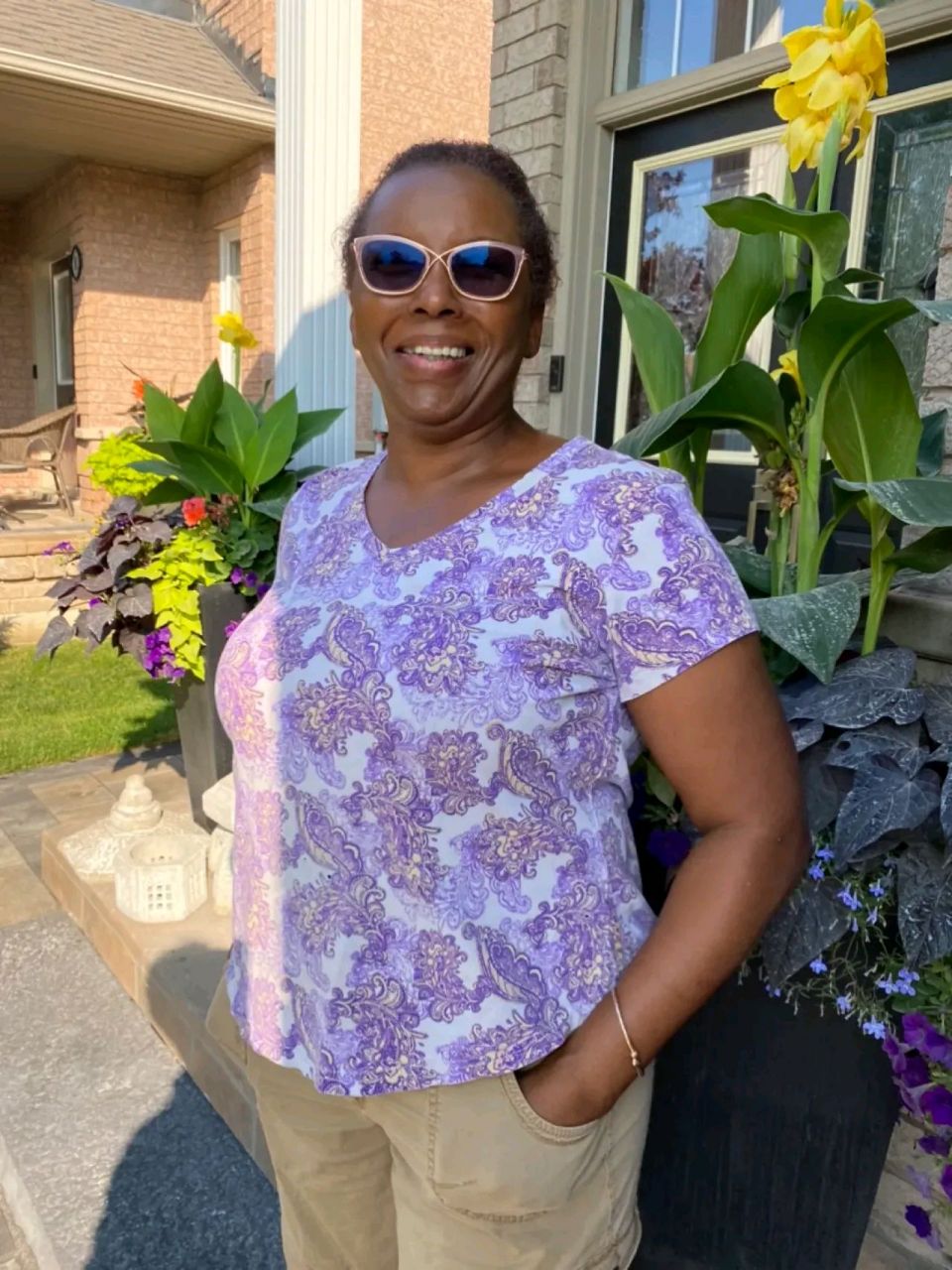 这个人的奶奶是中国人,爷爷是牙买加人,她身上已经看不到中国人的影子