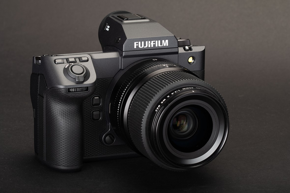 富士(fujifilm)gfx100 ii:高分辨率中画幅相机,内置图像稳定