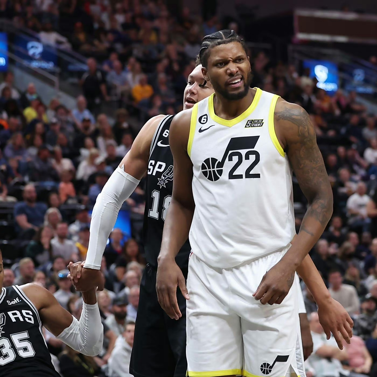 勇士队记anthony slater:勇士在观望其他队可能会放弃的一些球员