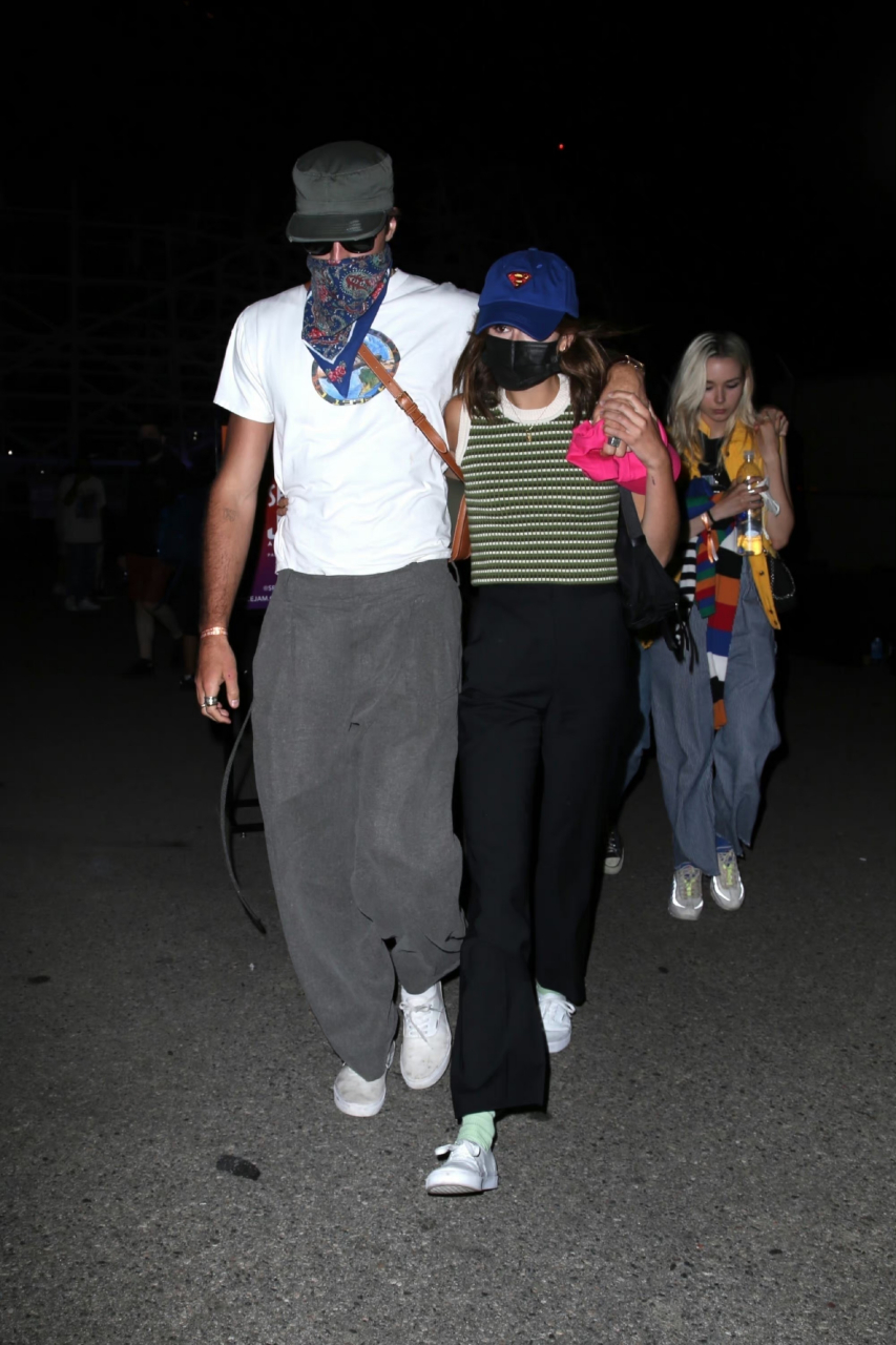 超模kaia gerber和演员前男友jacob elordi早期约会街拍.