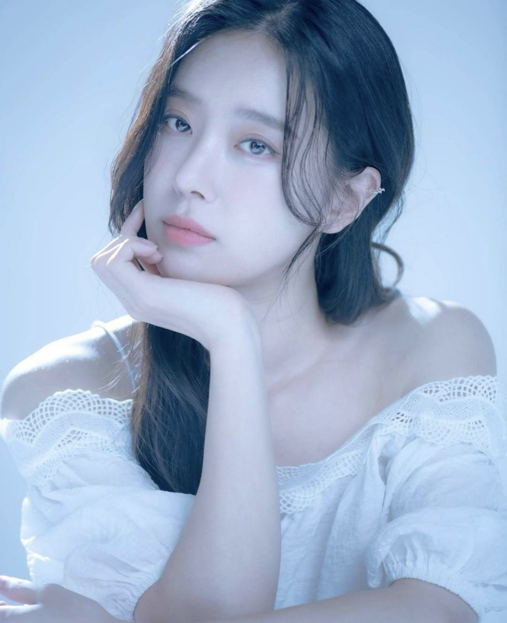 为艺术献身的女明星  宋玟京1987年1月5日,出生于首尔,身高159厘米