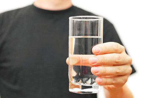 早上喝冰水对身体好吗 早上喝水要注意什么