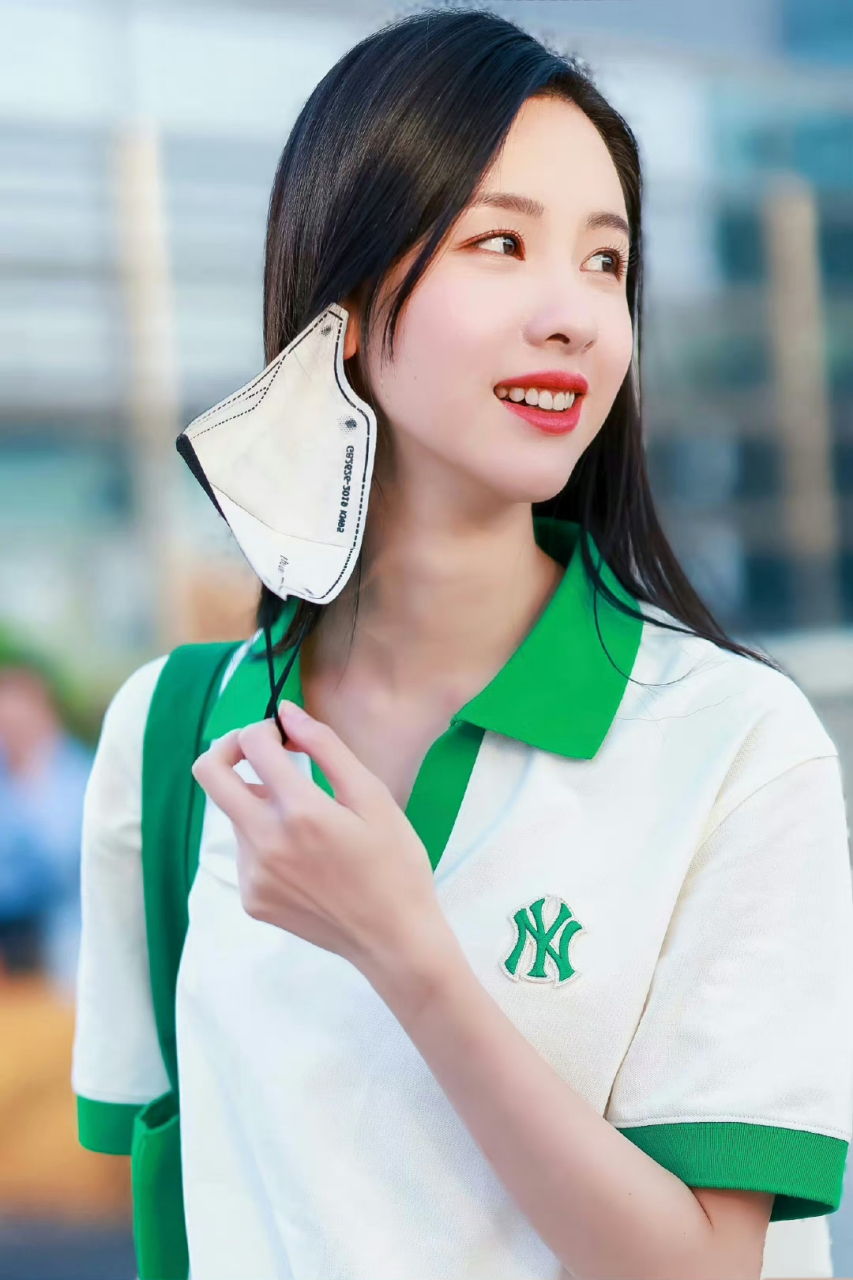 南航校花陈都灵美照,气质清新脱俗,太美了!#养眼美女