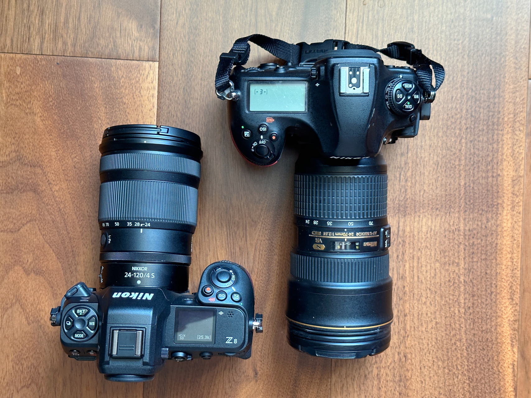 尼康z8,24-120镜头和d850,24-70镜头体积上的对比.