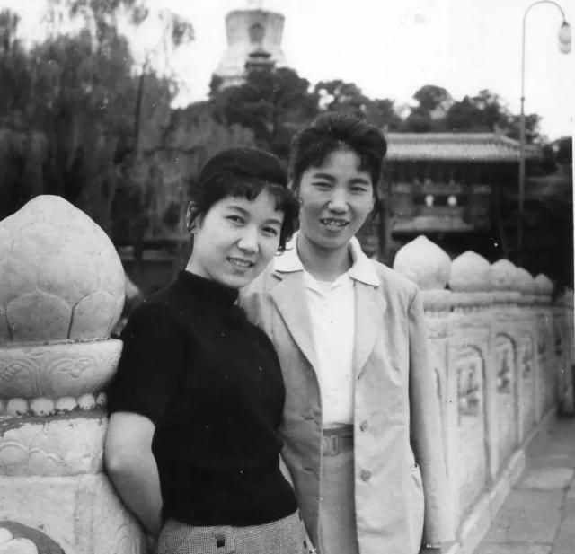 刘巧儿之新凤霞与赵丽蓉