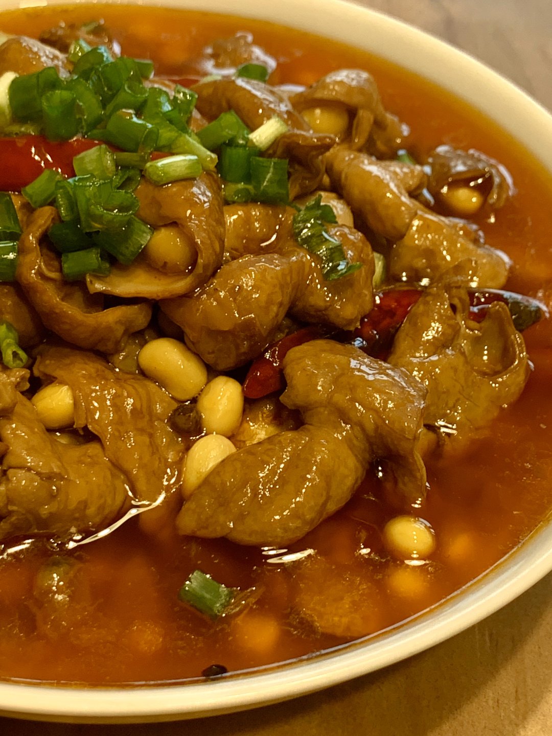 糯叽叽,香辣爽滑的肥肠炖黄豆,太香了,上瘾