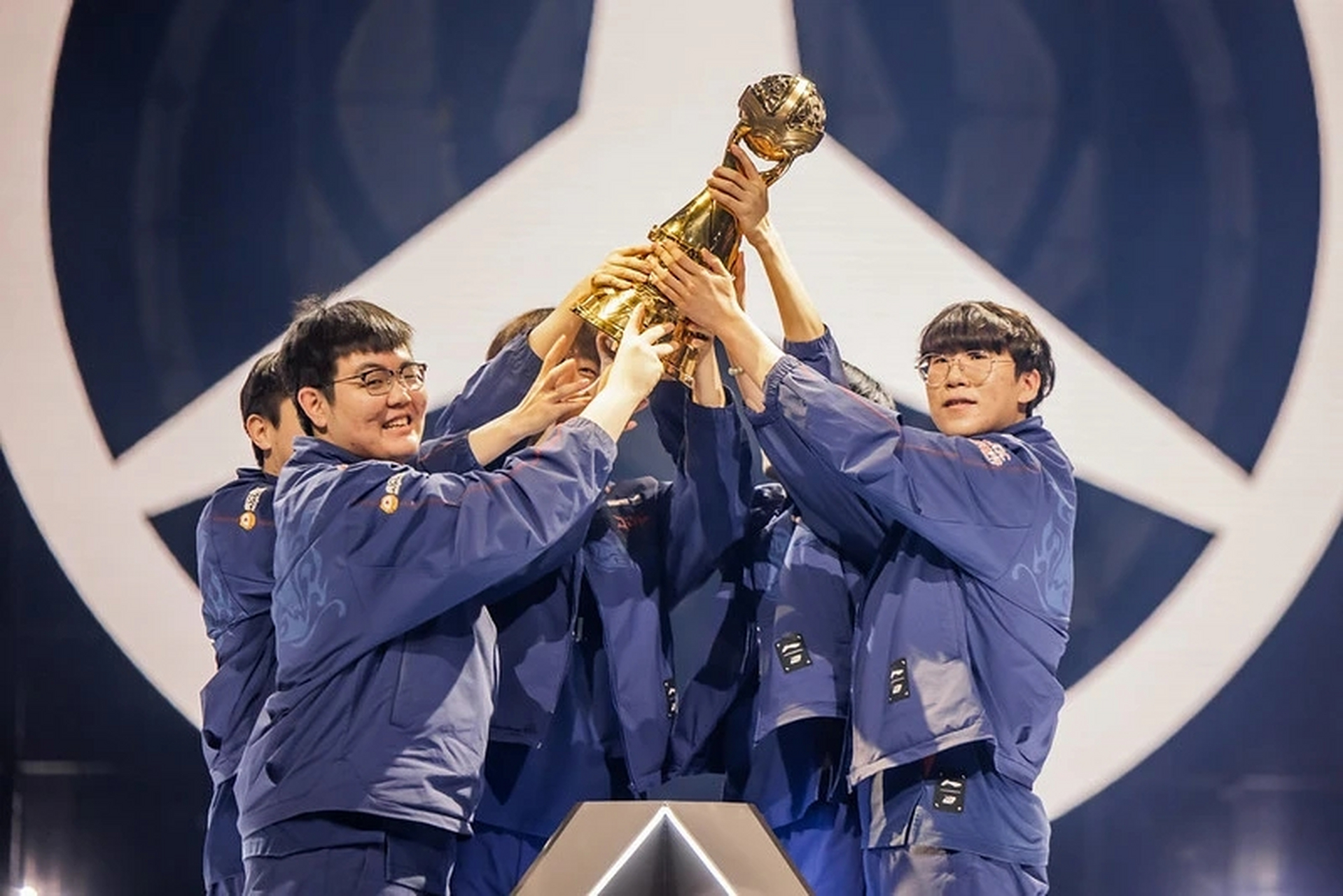 近三年lol两大国际赛事决赛结果:  2021年msi:lpl击败lck夺冠,rng3-2