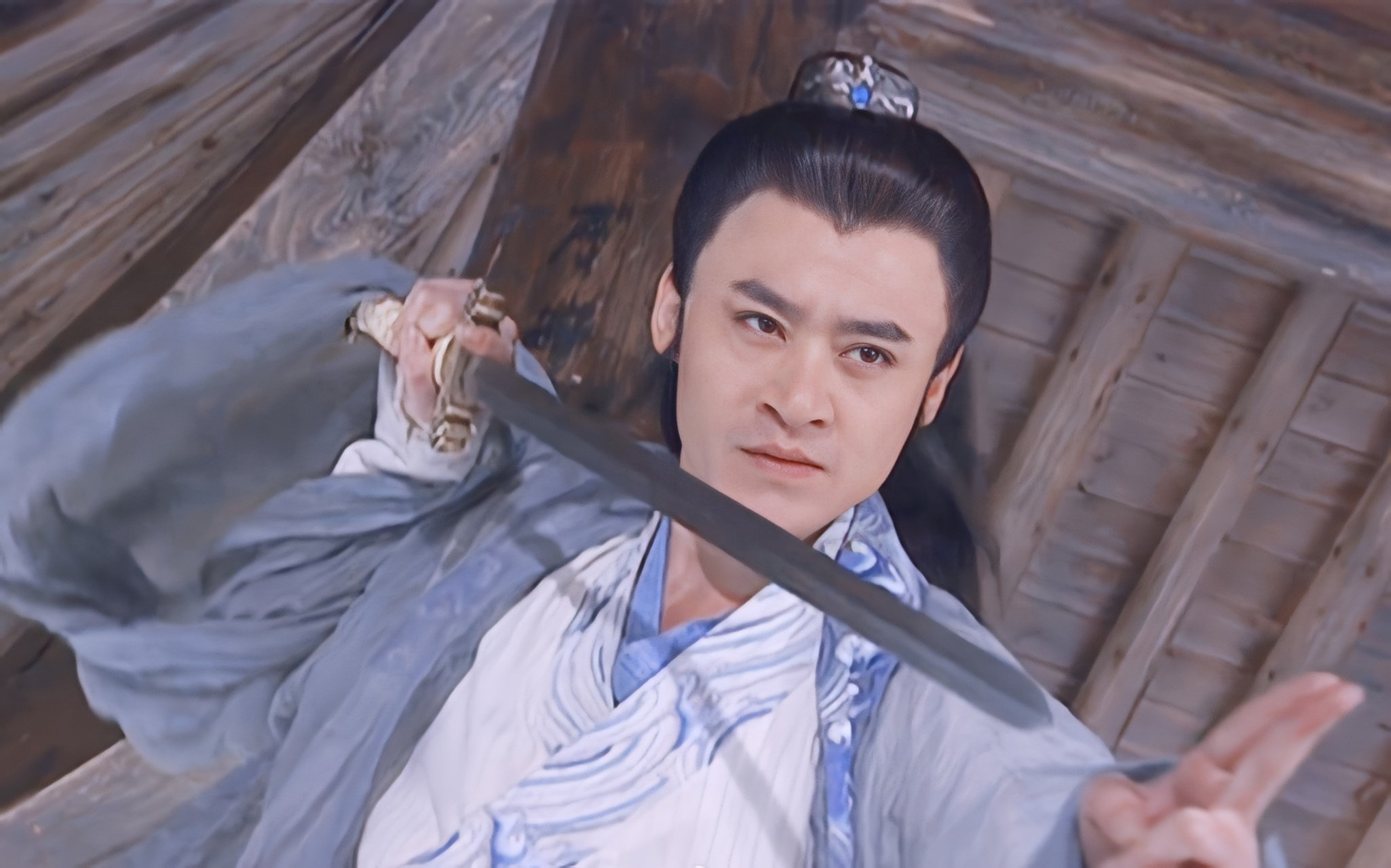 天龙八部中,慕容复这个角色其实挺惨的.  为何说他挺惨的?