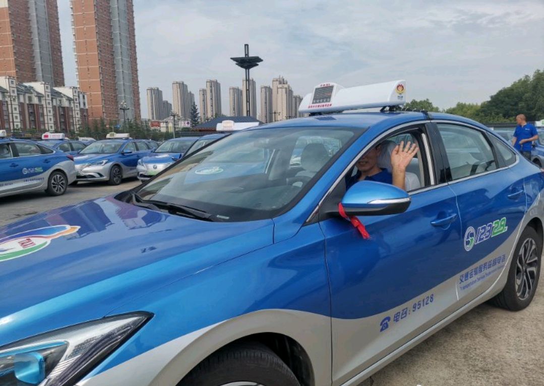 来了!洛阳首批100辆新能源出租车上路开跑,一起看看长啥样?