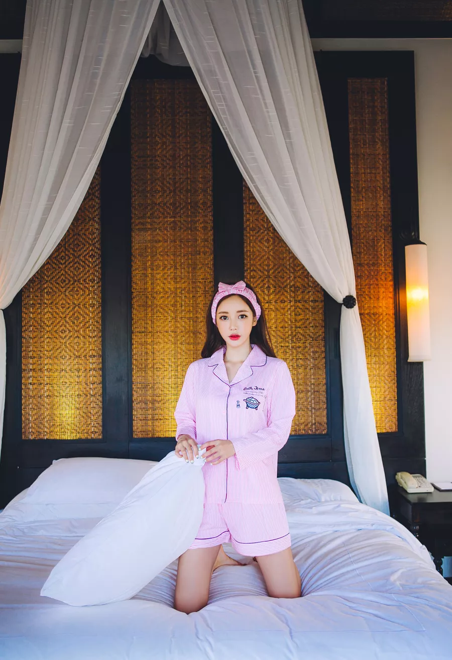 韩国女神孙允珠:粉嫩家居服睡衣,减龄穿搭