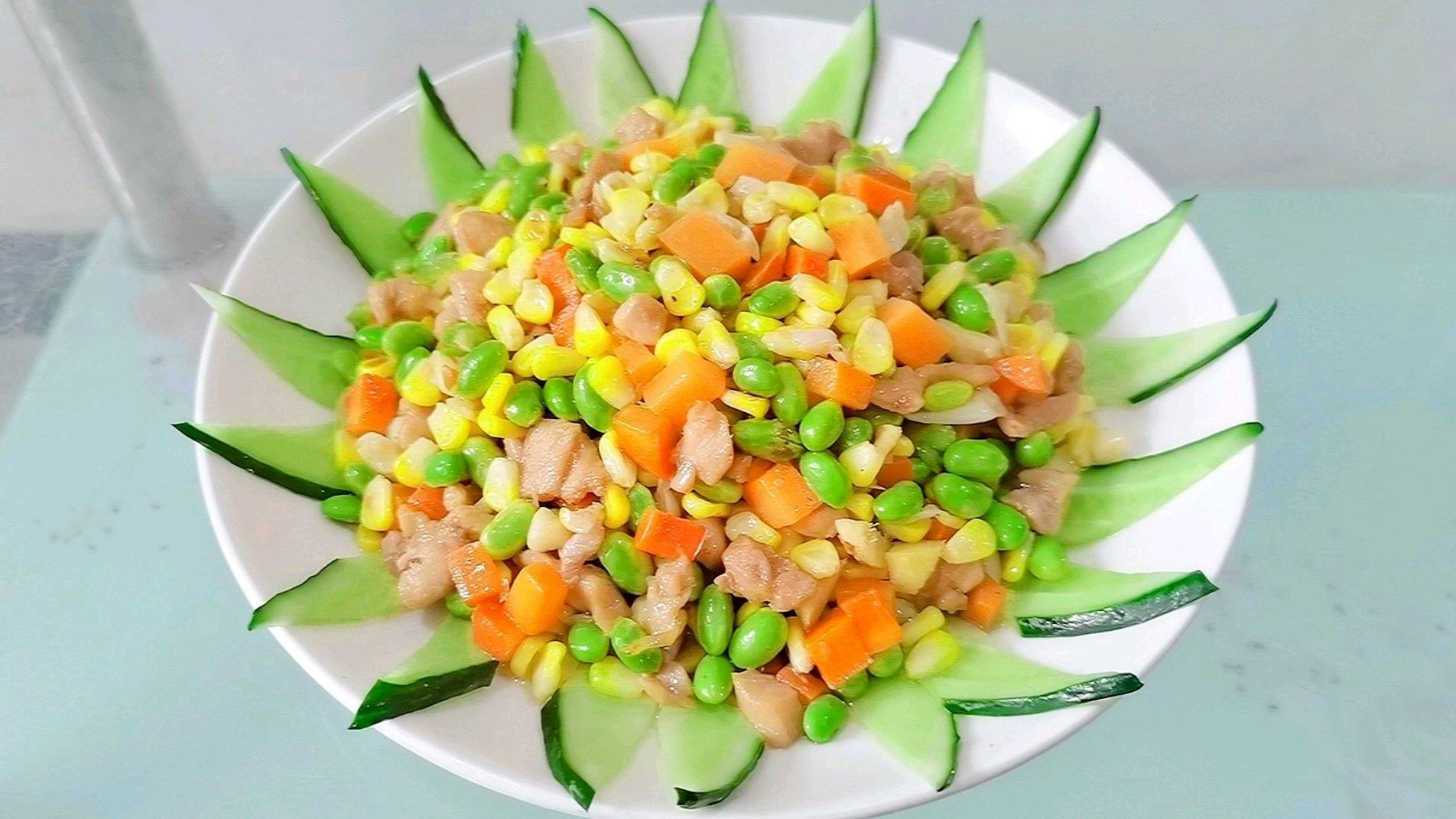 玉米炒鸡丁的家常做法,口感鲜嫩味道很赞,独创秘制减肥大菜