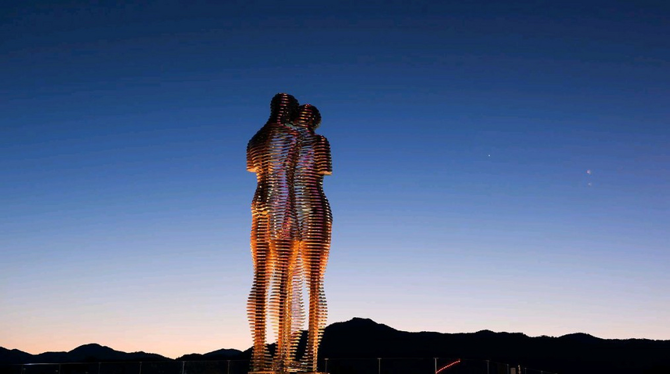 一旦有了肌肤之亲,无论男女,都不会轻易放过你.