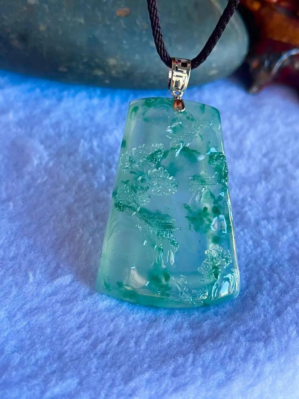 山水牌7575收藏精品翡翠山水.