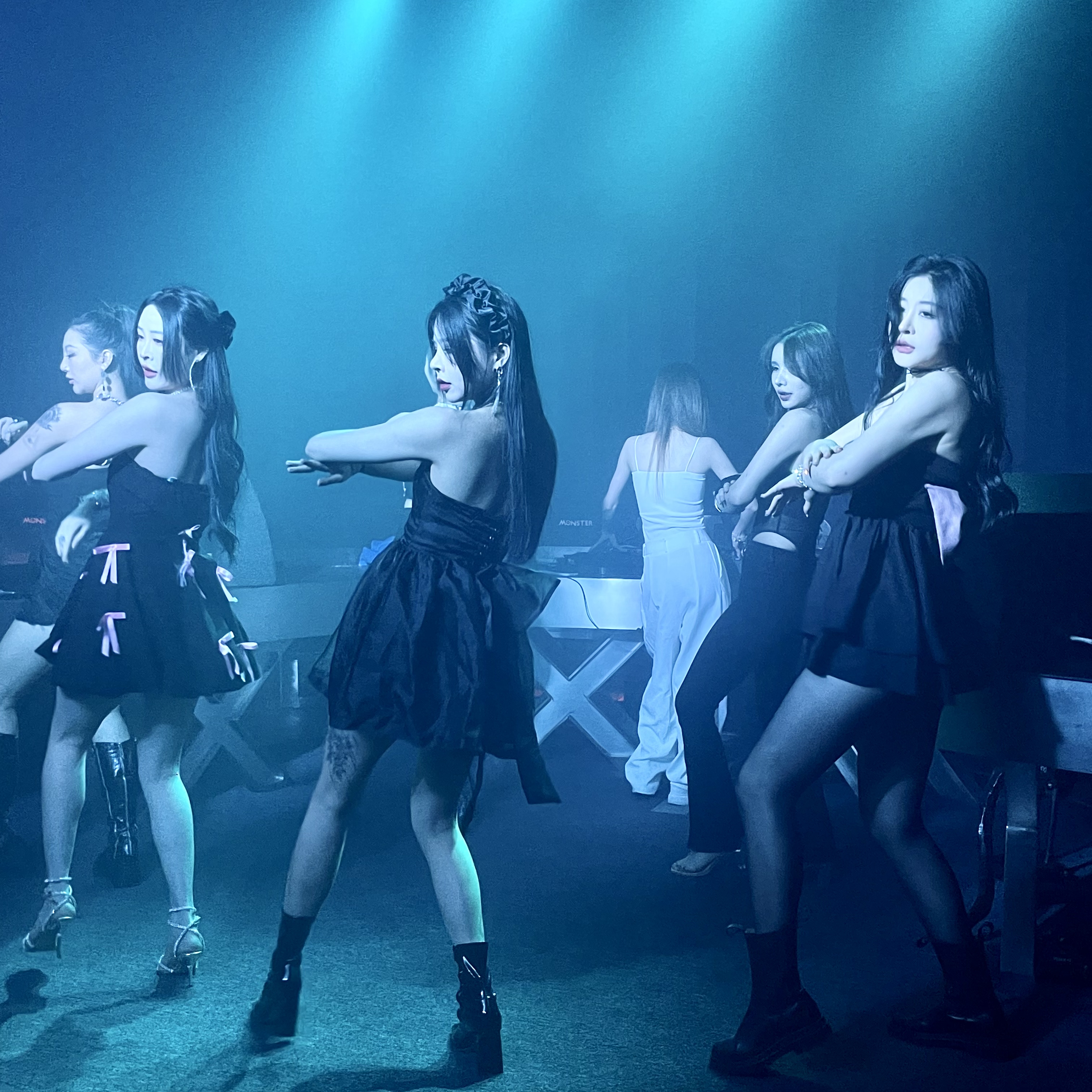 深圳monster怪兽酒吧 美女dj/蹦迪跳舞