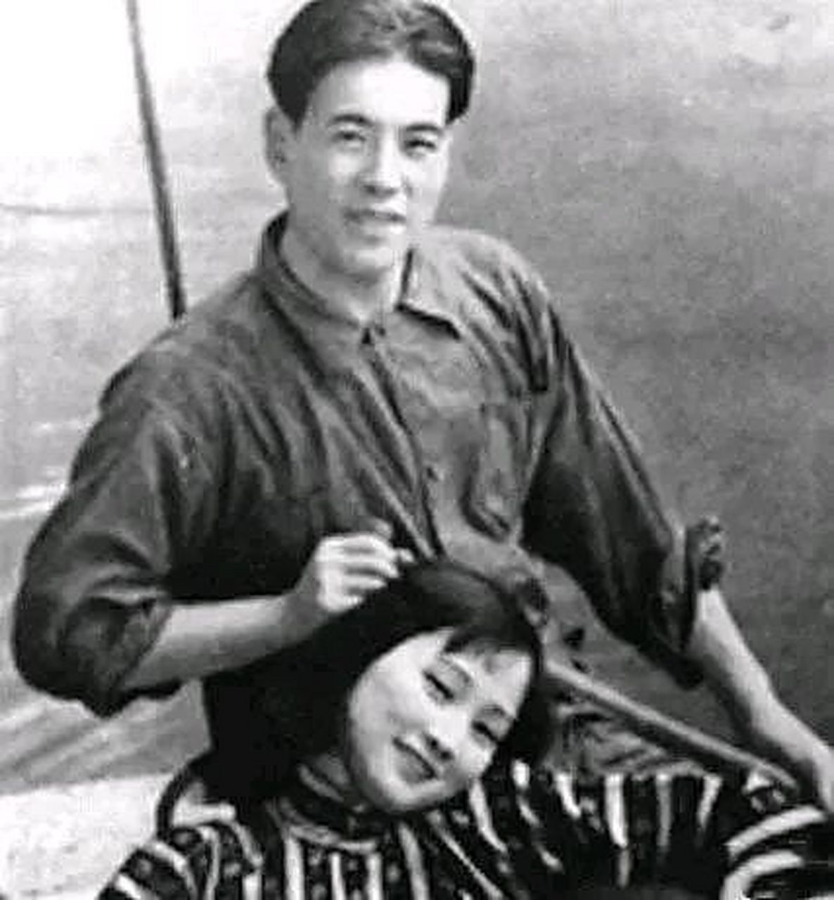 唐生明听完紧张得不行,他开始慌不择言,杀鸡焉用牛刀!