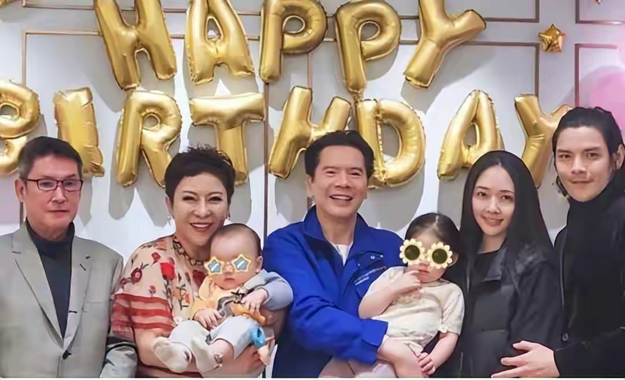 向佐因出生优渥,脾气较急暴,与郭碧婷有摩擦,但郭碧婷并非外表柔弱,骨