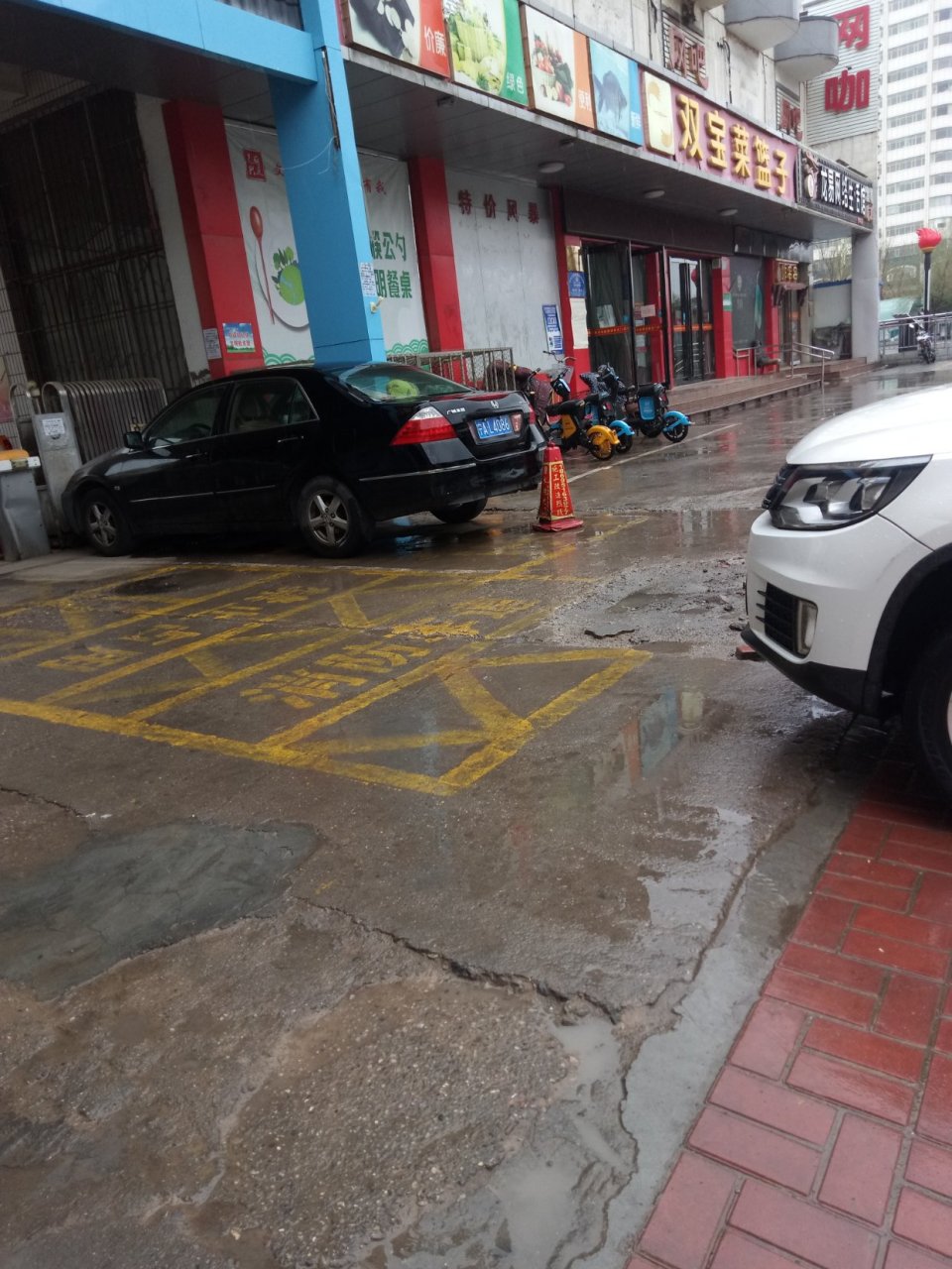 昨天习惯性走进银川双宝菜篮子超市,想买点水果,结果进去之后才忽然想