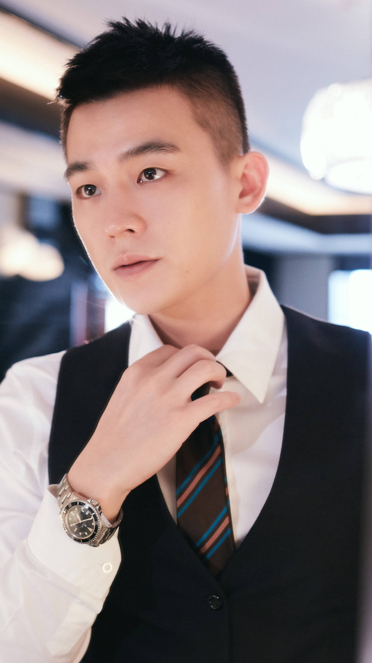 演员欧豪,在电影《八佰》中精彩演绎,来看照片