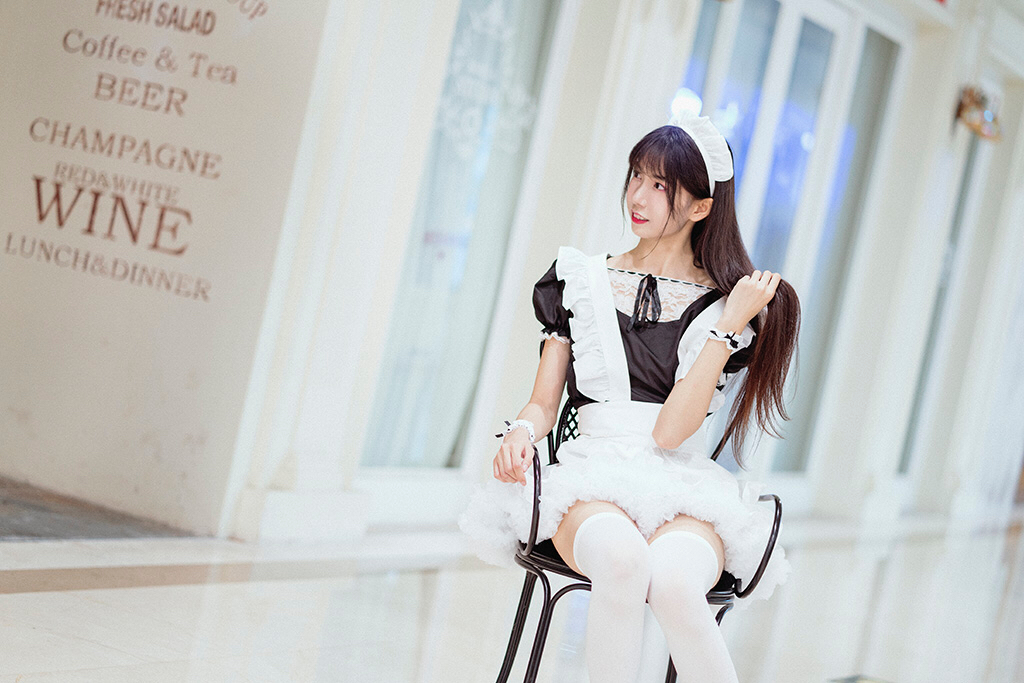 莓可-w-的女仆装扮，辛勤的小园丁