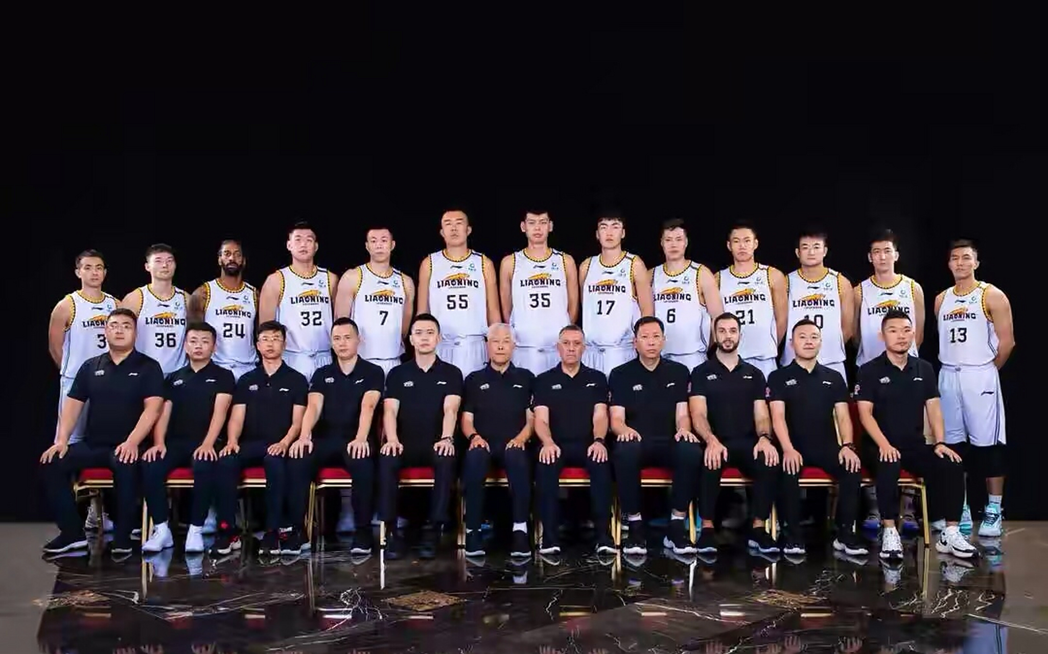 辽宁男篮曾经的全员合照,物是人非,有多少人离开了呢?#辽宁男篮