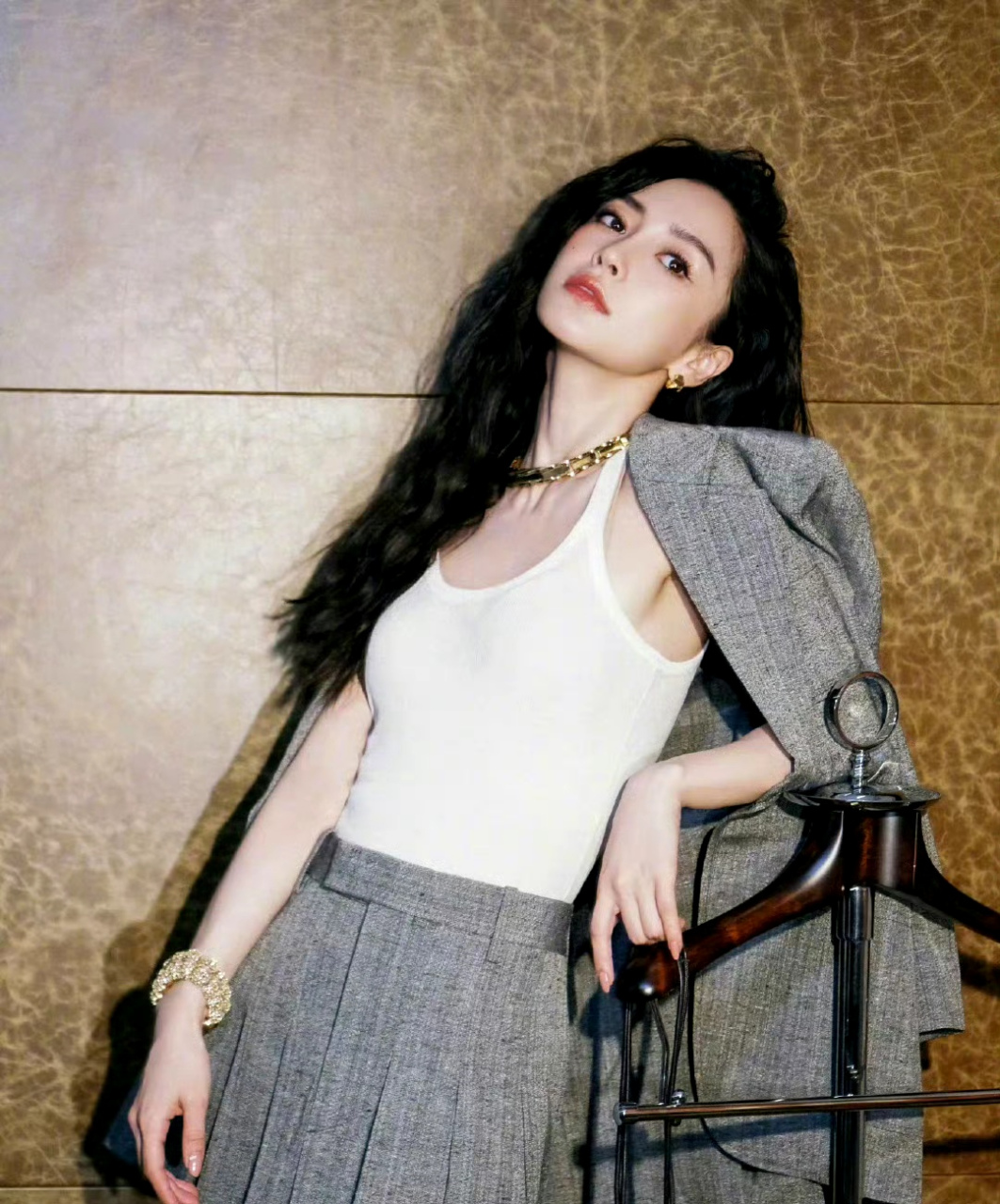 angelababy点了三个痣