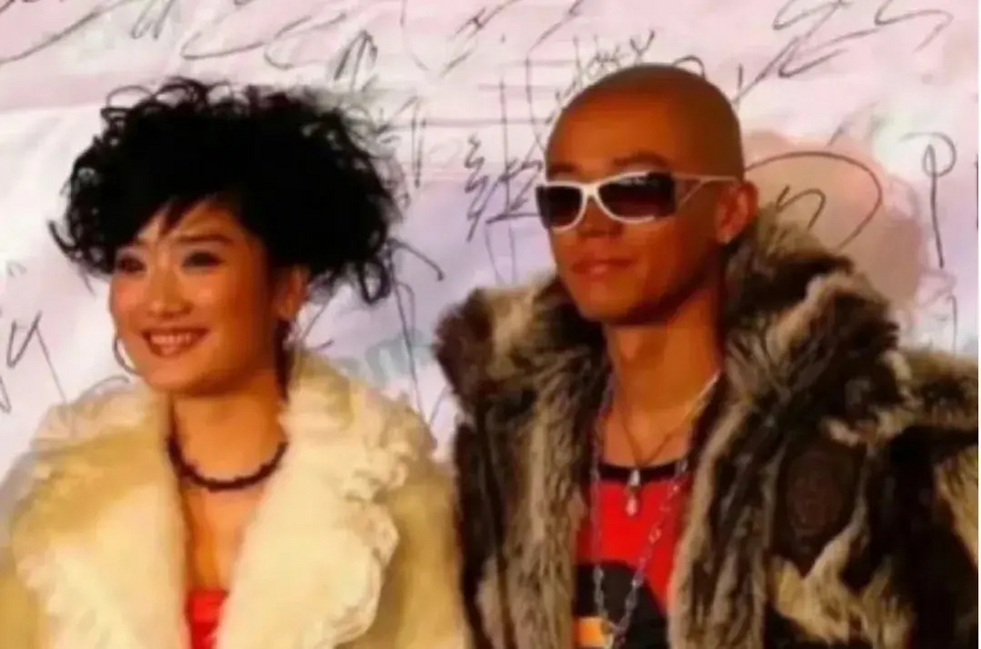 为什么现在凤凰传奇组合都不出爆款歌曲了?是没有人给他们写了吗?