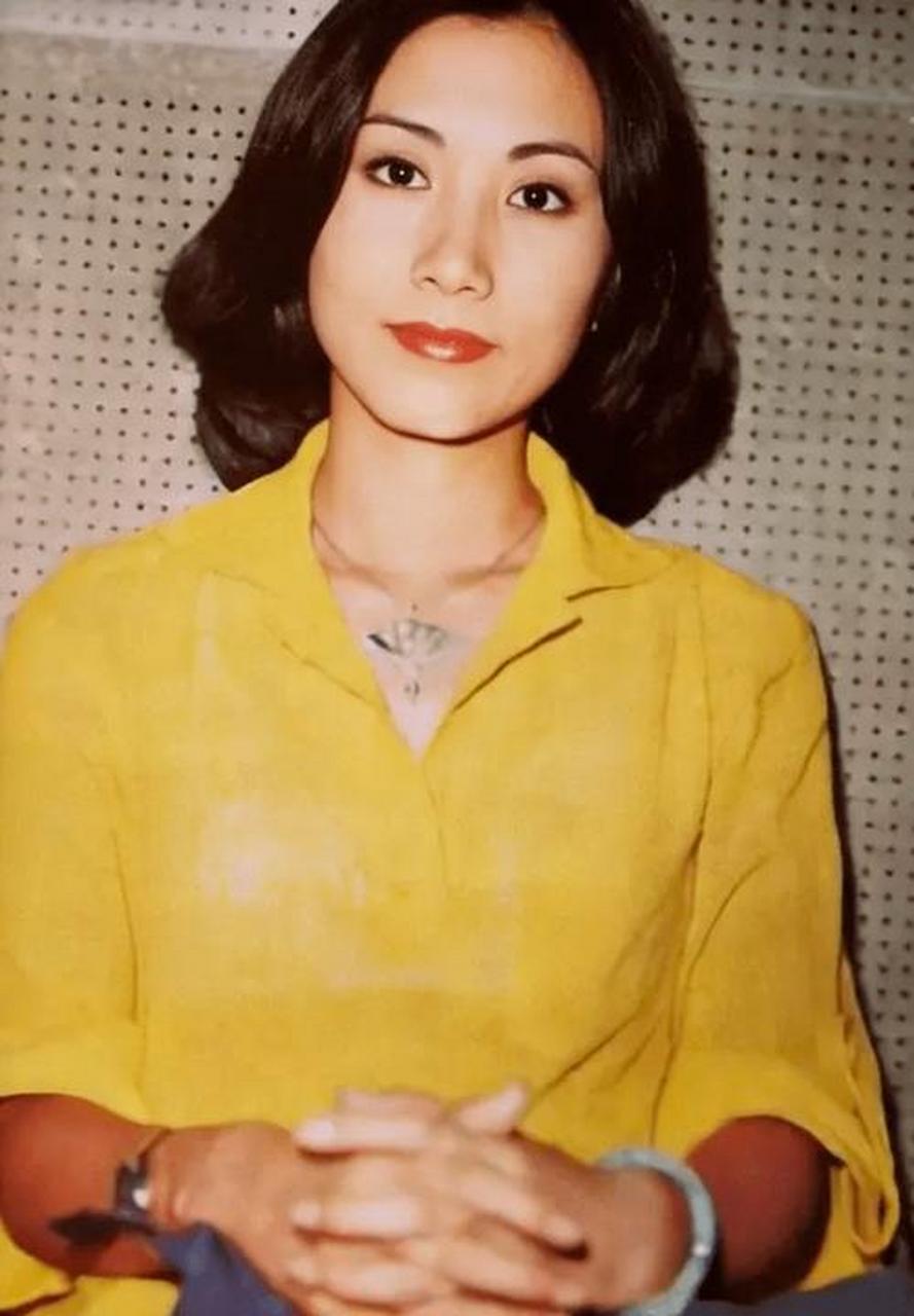 中国香港民歌皇后"奚秀兰:上春晚火遍全国